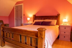 3 bedrooms, free WiFi - 3 bedroom house on a farm , situated on the Beara Way walking trail. (Kenmare)