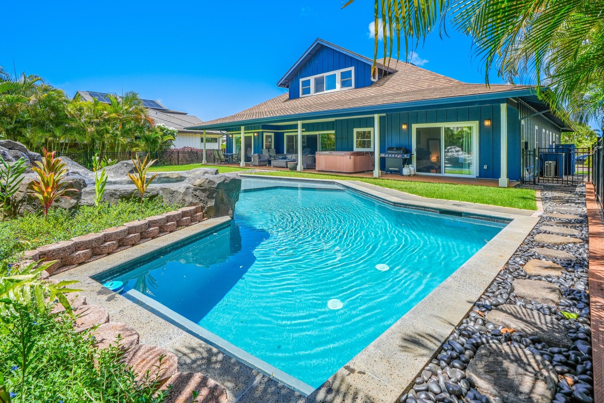 Kauai Exclusive - Nani Hale w/ Pool, Jacuzzi, AC in Sunny Poipu