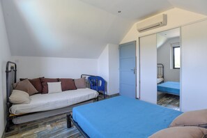 2 bedrooms, iron/ironing board, travel crib - Fully renovated stone barn in SAINT-MÉDARD (LOT) (Saint-Médard)