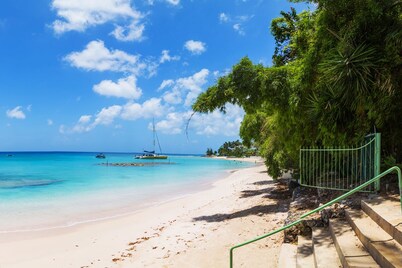 Beachfront Bliss Getaway with Pool - Nelson Gay (9 bed)