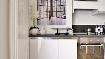 Réfrigérateur, micro-ondes, four, lave-vaisselle