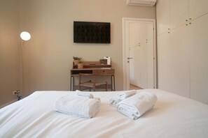 1 bedroom, laptop workspace, iron/ironing board, free WiFi - Solferino - Elegant 1BDR in historical building in Brera (Milano)