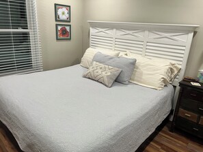2 bedrooms, iron/ironing board, travel cot, free WiFi