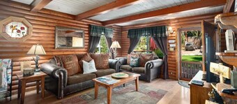 Enchanted Forest Lodge in Kings Beach - Near beach and town