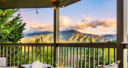 Stunning Smoky Mountain Views, Game Room, Hot Tub, Outdoor Firepits, EV Charger
