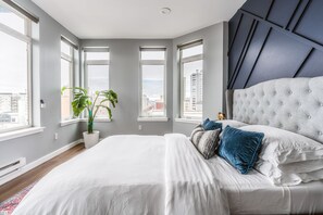 2 bedrooms, iron/ironing board, travel cot, free WiFi