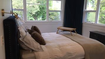 5 chambres, fer et planche à repasser, Wi-Fi, draps fournis