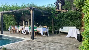 Outdoor dining - Stunning private villa with private pool, WIFI, A/C, TV, patio and panoramic view, close to Cort... (Sodo)