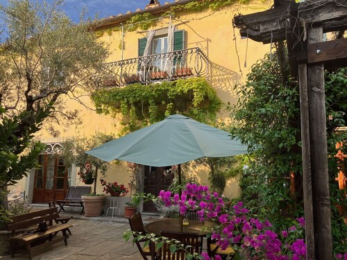 Alleinstehendes Ferienhaus mit privatem Pool, Klimaanlage,  W-LAN, TV, Innenhof, bei Cortona