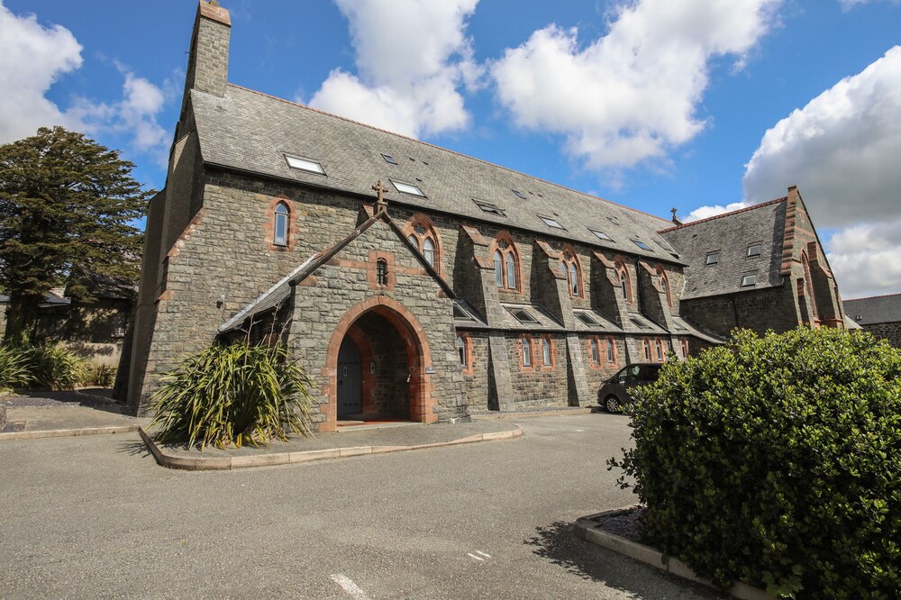DINLLE, country holiday cottage in Criccieth