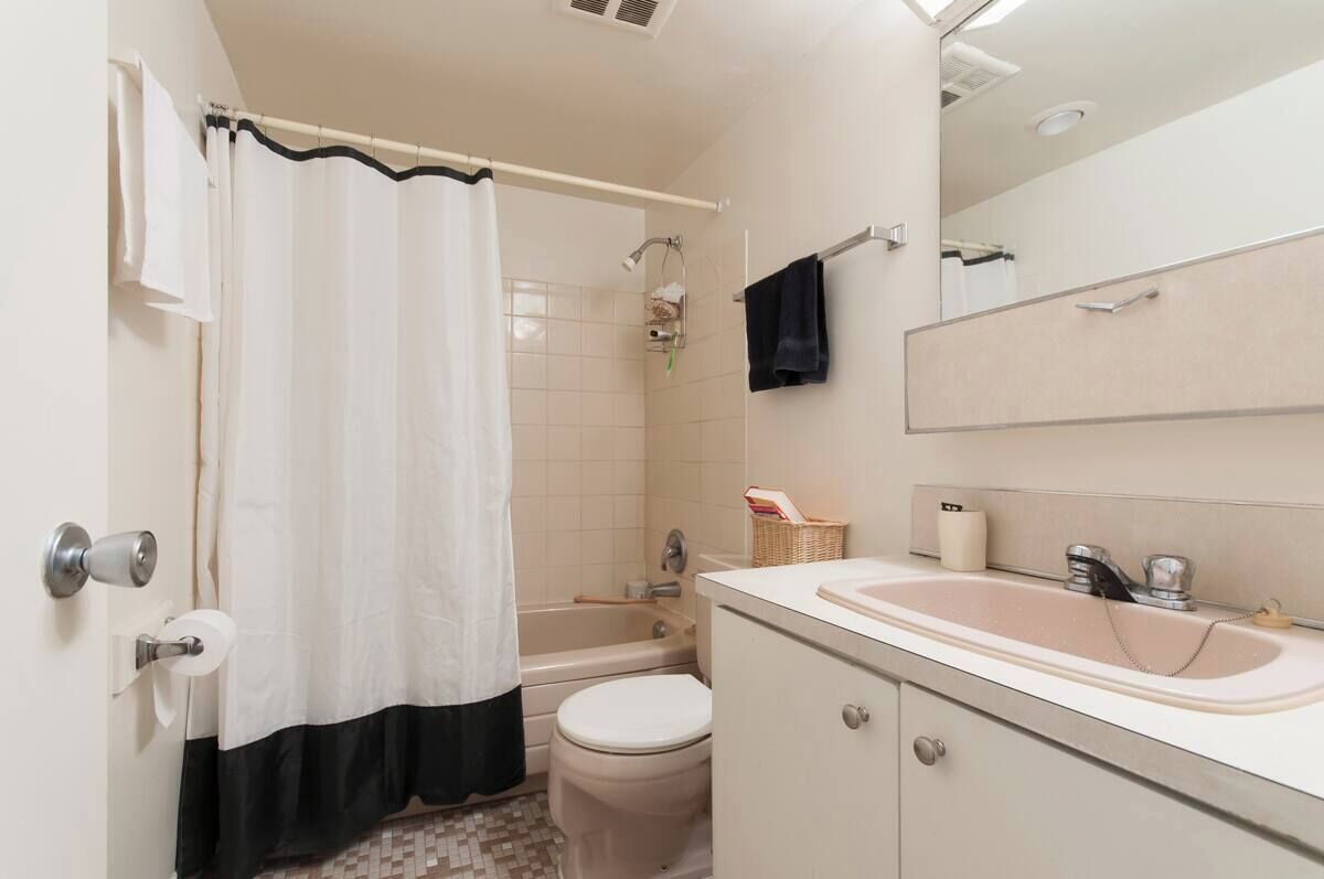 1 bedroom apt close to the Beach and Downtown Vancouver