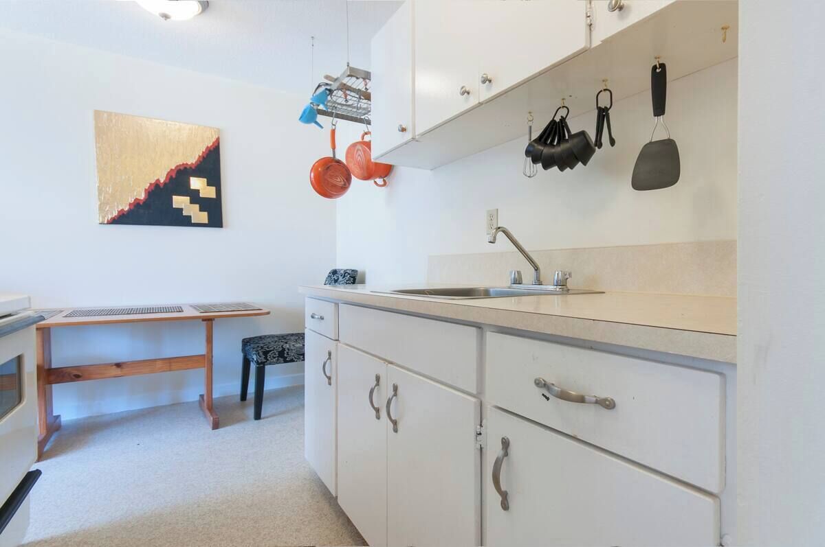 1 bedroom apt close to the Beach and Downtown Vancouver