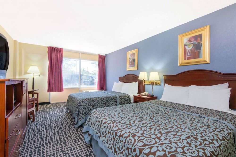 Blue Way Inn & Suites Wichita East-2 Queen Bed Non Smoking