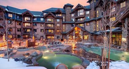 LUXURY SKI in/OUT Sleeps 8 -2 BR Grand Lodge Peak 7 Resort Breckenridge CO Pools