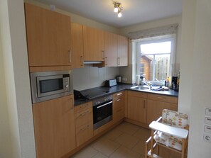 Køleskab, mikrobølgeovn, ovn, opvaskemaskine