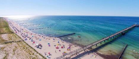 Una spiaggia nelle vicinanze