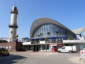 Unclassified image, 4 of 58, button