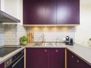 Fridge, oven, dishwasher, coffee/tea maker