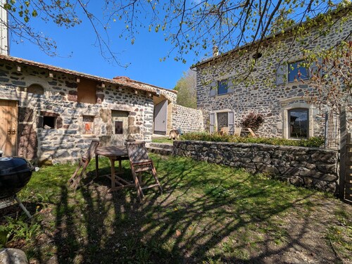 Charming 18th Century Mansion with Garden & Modern Amenities near Puy-en-Velay