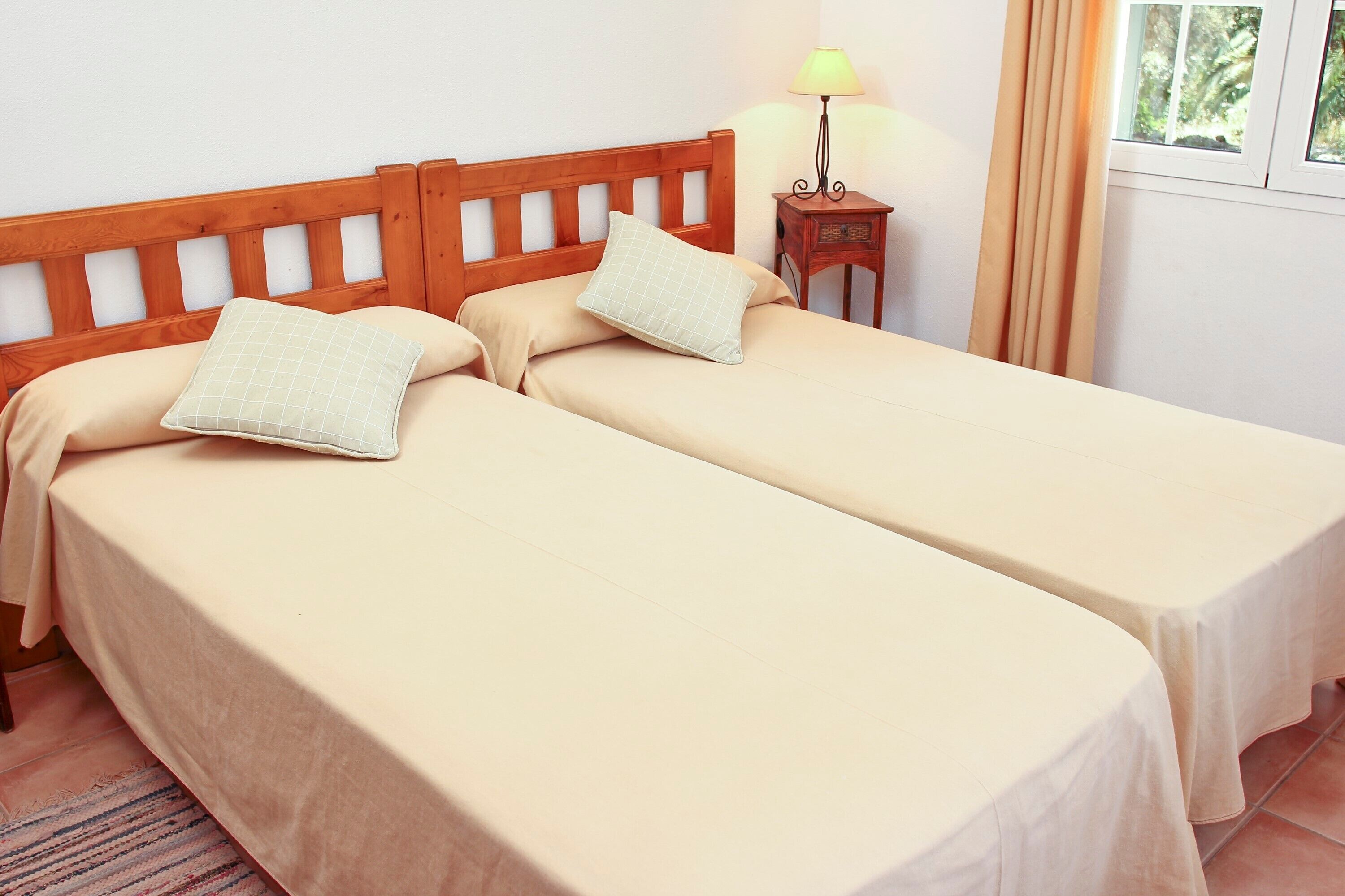 4 habitaciones, tabla de planchar con plancha y wifi gratis 