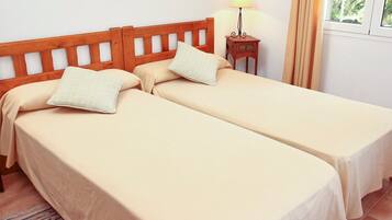 4 habitaciones, tabla de planchar con plancha y wifi gratis