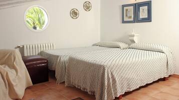 4 Schlafzimmer, Bügeleisen/Bügelbrett, kostenloses WLAN, Bettwäsche