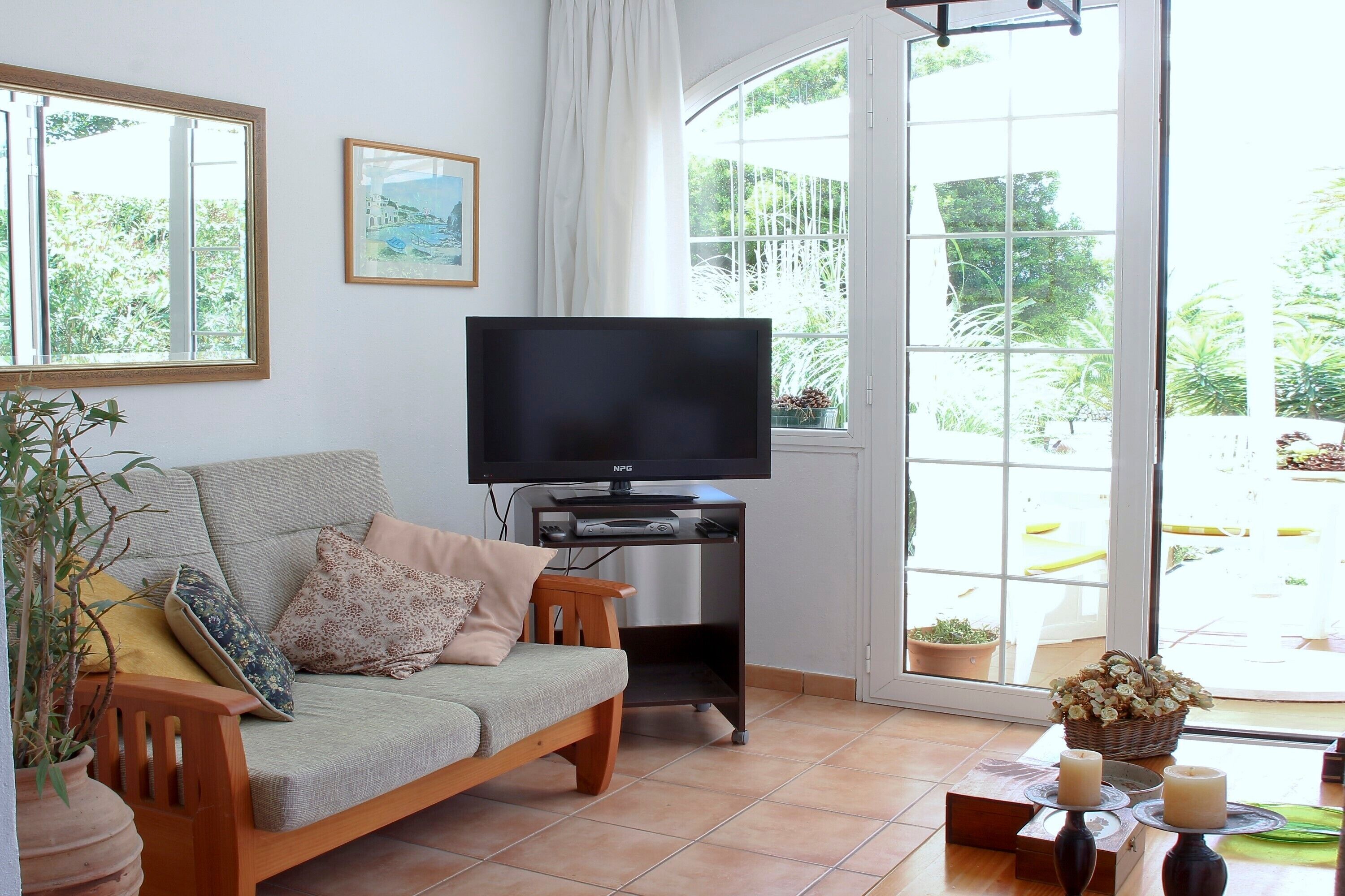 Tv, dvd-afspiller, stereoanlæg