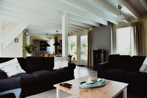 Smart TV, Netflix, ping pong, streaming services - Wooden home, heated pool, AC, 8 guests, Dordogne - Périgord (DEVILLAC)