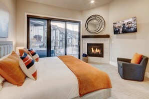 4 bedrooms, iron/ironing board, travel cot, WiFi - The Holly Frost | 4BR Canyons Villa with Hot Tub! (Park City)