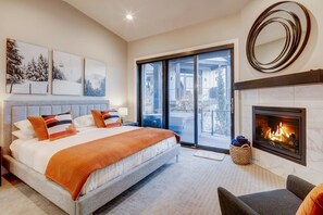 4 bedrooms, iron/ironing board, travel cot, WiFi - The Holly Frost | 4BR Canyons Villa with Hot Tub! (Park City)