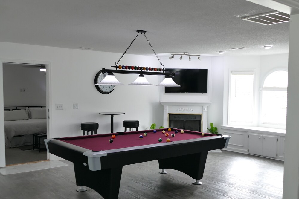 PARKER PLACE - Great for Business or Pleasure!