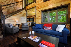 Smart TV, chimenea, videojuegos y futbolito 