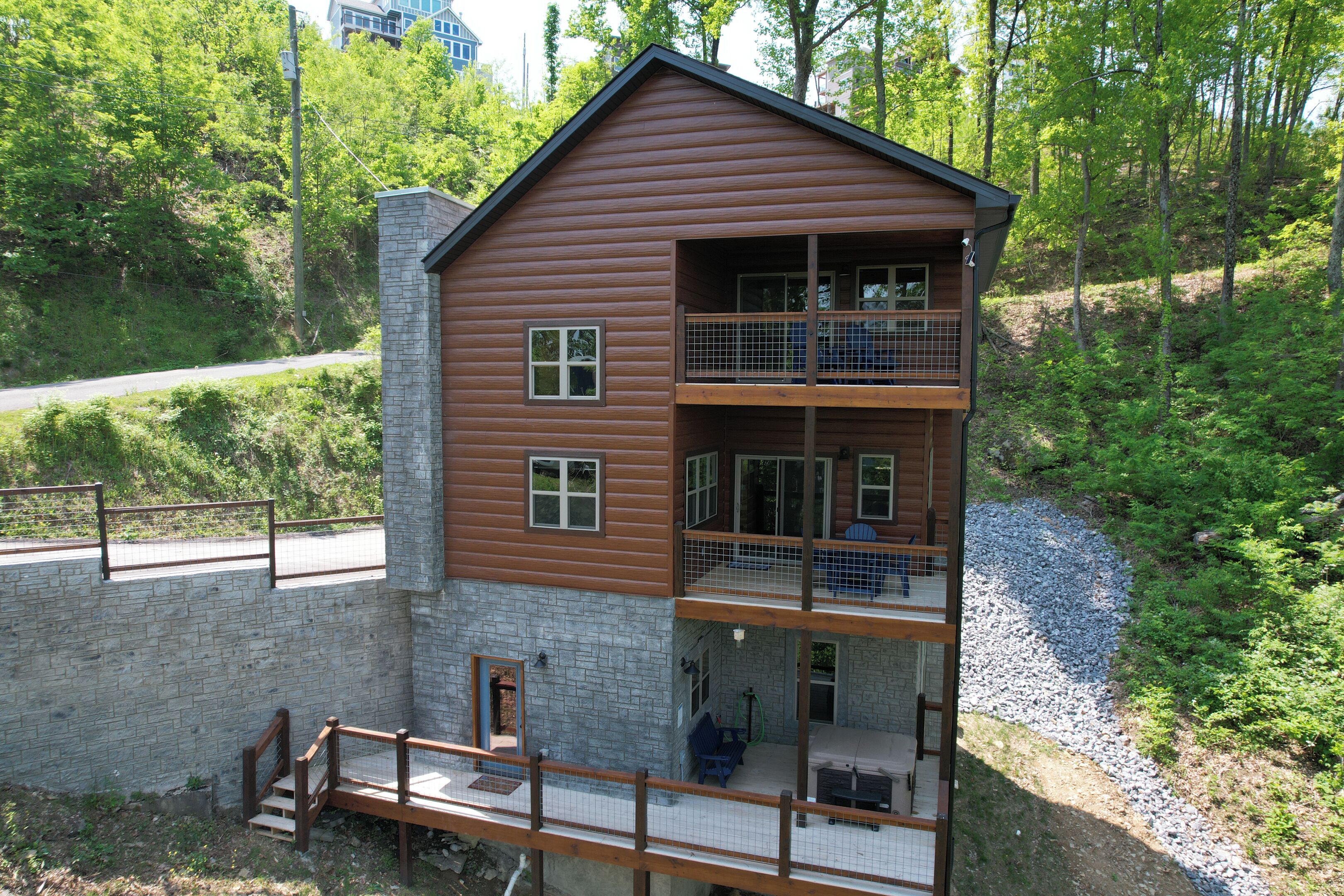 Breath Taking Views, Hot Tub, Mins. to Gatlinburg