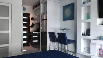 1 slaapkamer, een strijkplank/strijkijzer, gratis wifi, beddengoed