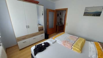 3 bedrooms, WiFi, bed sheets
