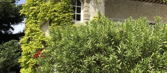 Charming villa with large swimming pool in an idyllic estate in Drôme provençale