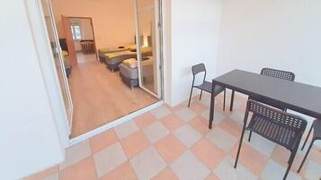 Superior Apartment, 1 Bedroom, Non Smoking, Courtyard View | Terrace/patio