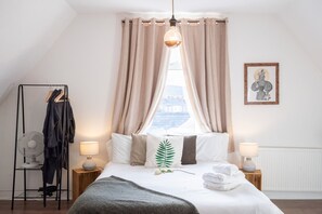 Departamento estándar | 3 habitaciones, decoración personalizada y muebles diferentes 