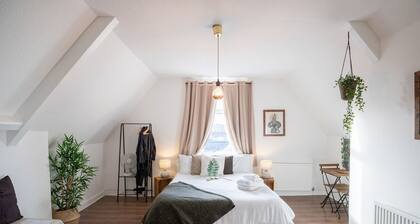 Phénix Central - Huge 3 Bed Apt.