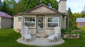 Exterior - Cozy Cabin on Paradise Lake (Levering)