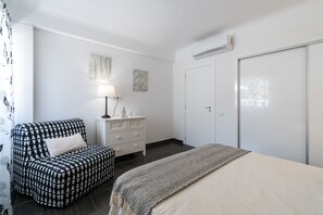 2 chambres, fer et planche à repasser, Wi-Fi gratuit, draps fournis