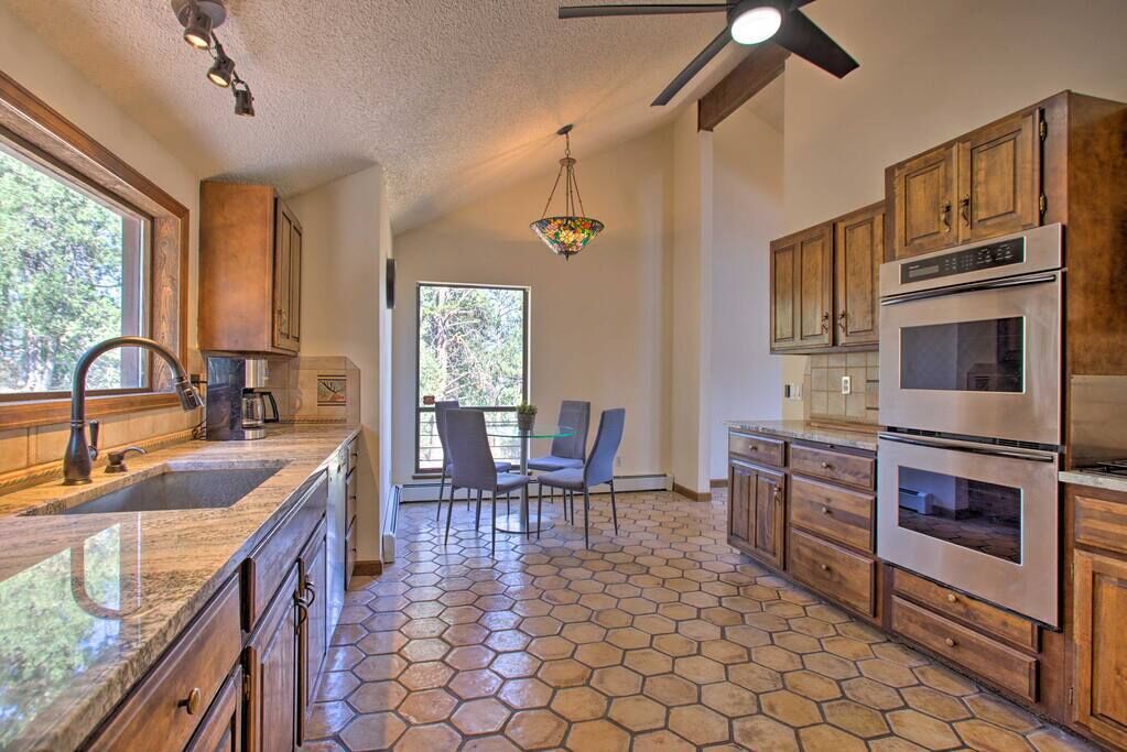 The Evergreen Gem| Mountain Experience Retreat