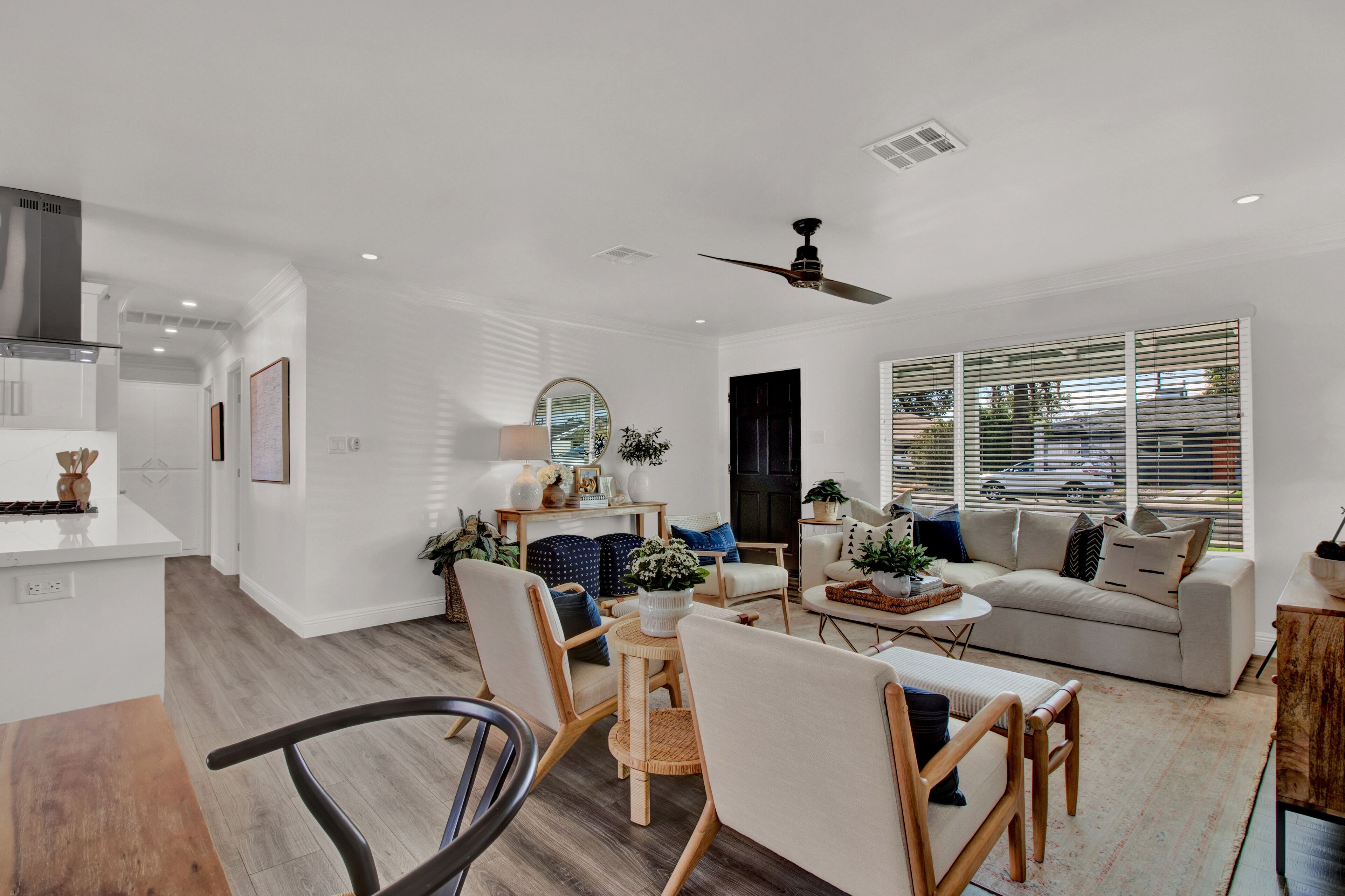 Level up your Old Town stay- Walk to bars- 2 Kings