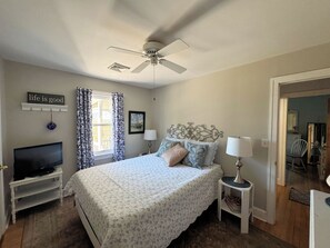 3 bedrooms, iron/ironing board, WiFi
