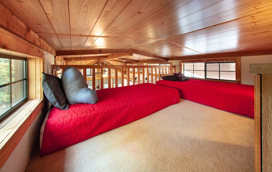 Cabin With Pool In Family Resort! - Warren Dunes State Park, Sawyer