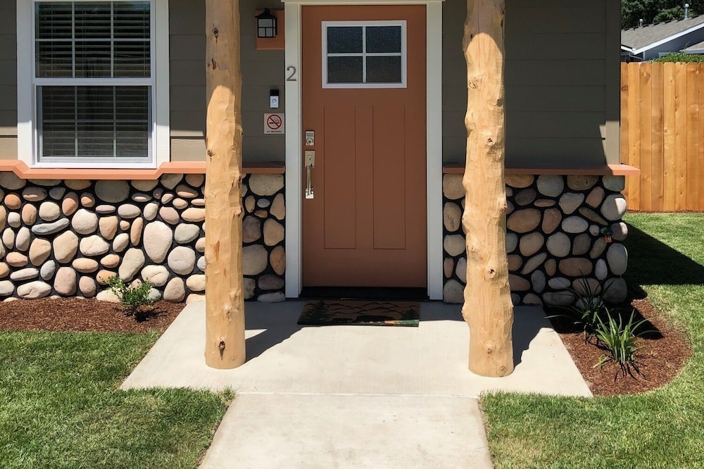 Riverside Cabin 2 - (Brand New Construction)