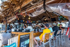 Bar (en la propiedad)