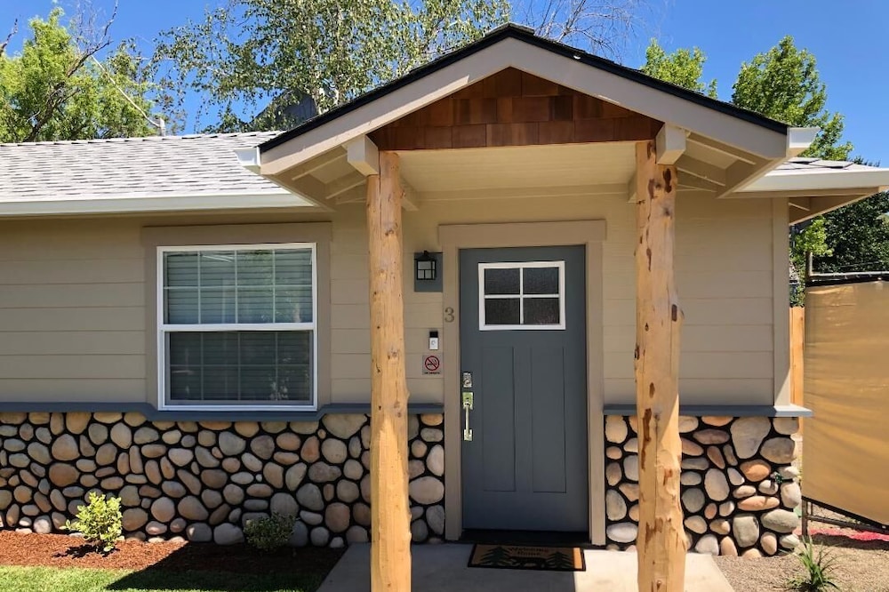 Riverside Cabin 3 - (Brand New Construction)