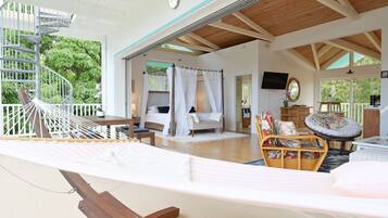 3 bedrooms, desk, iron/ironing board, free WiFi