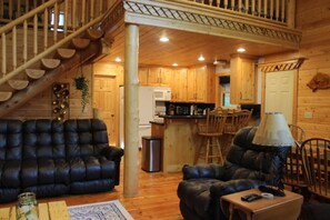 Smart TV, chimenea, reproductor de DVD y futbolito